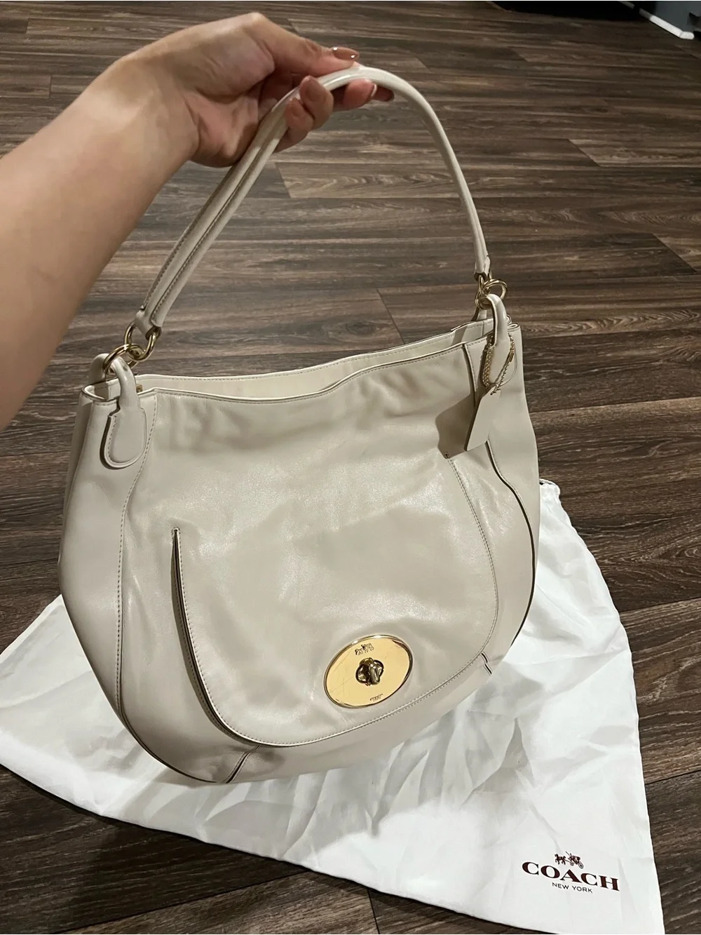 Coach Circle Whiplash Chalk White Leather Hobo Shoulder Bag with Gold Turnlock